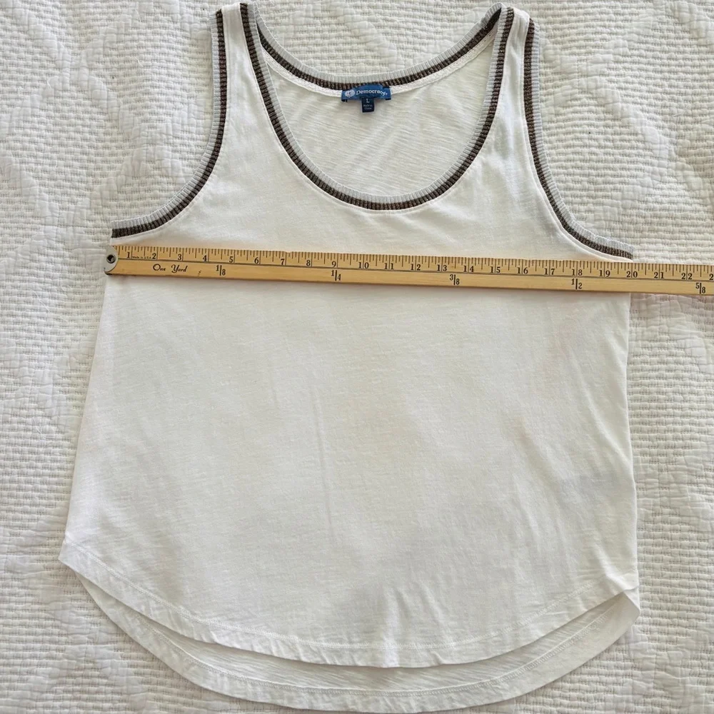Democracy | Hi Lo Tank Top with Bronze and Silver Metallic Contrast Trim Large - Picture 10 of 15